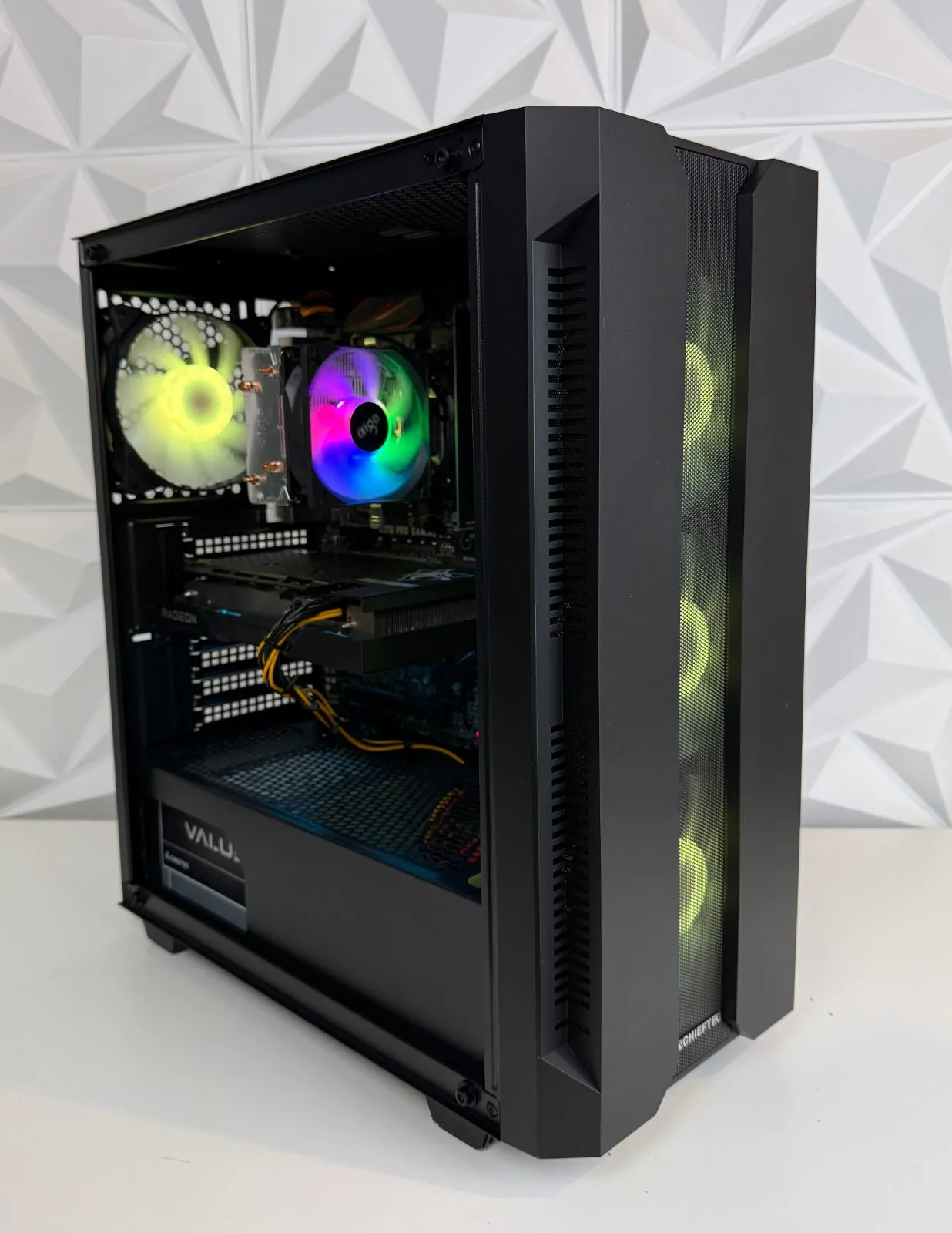 Žaidimų kompiuteris su RX 6600 XT